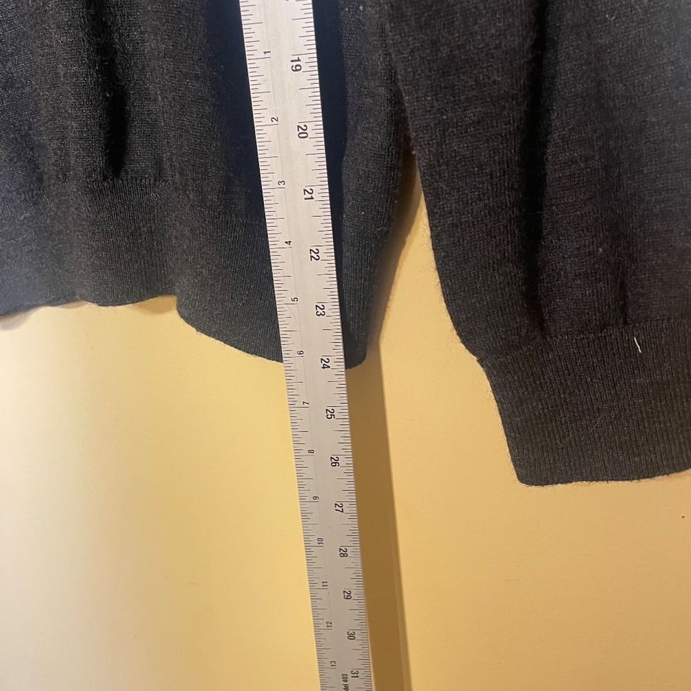 Men’s V Neck merino blend sweater - Picture 5 of 5